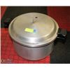 Image 1 : PRESTO PRESSURE COOKER