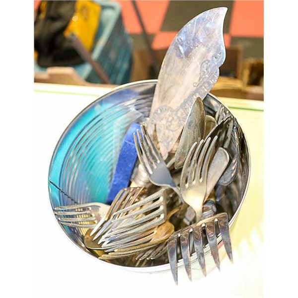 LOT OF SILVER AND SILVER PLATE ANTIQUE SILVERWARE