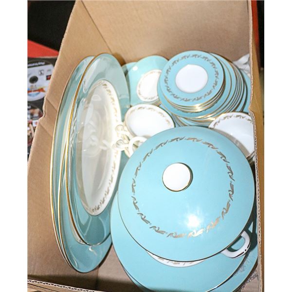 70 PIECE WEDGEWOOD DINNER SET