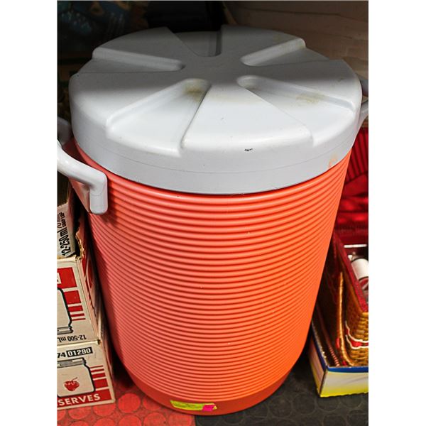 RUBBERMAID INSULATED WATER DISPENSER