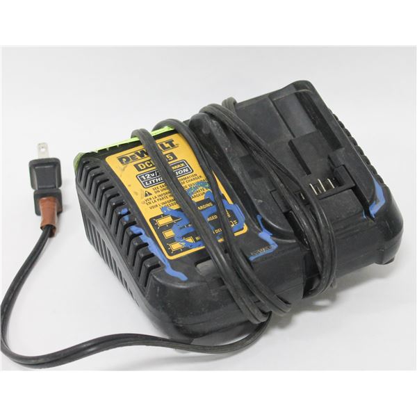 DEWALT DCB115  LITHIUM ION BATTERY CHARGER
