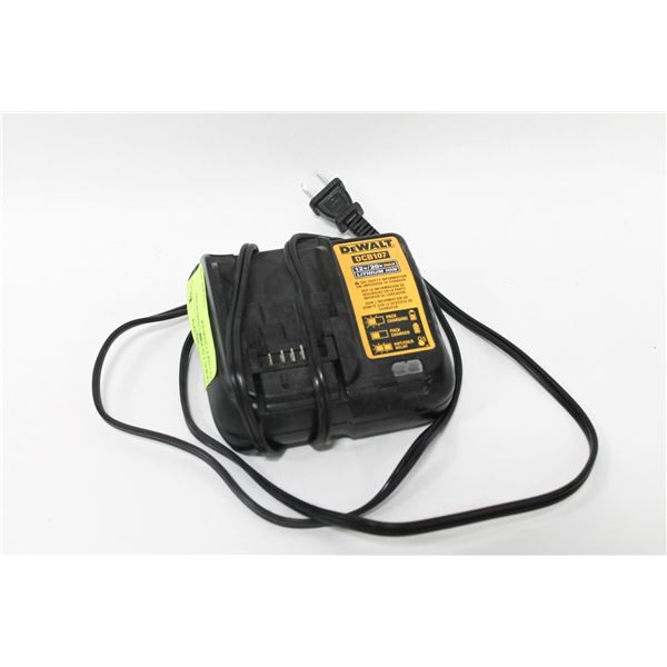 DEWALT DCB115  LITHIUM ION BATTERY CHARGER