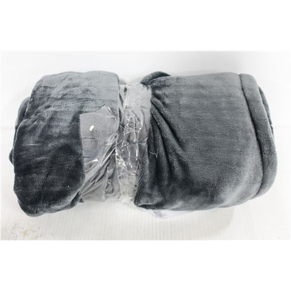 BROOKSTONE HEATED THROW 50" X 60" 4 HEAT SETTING