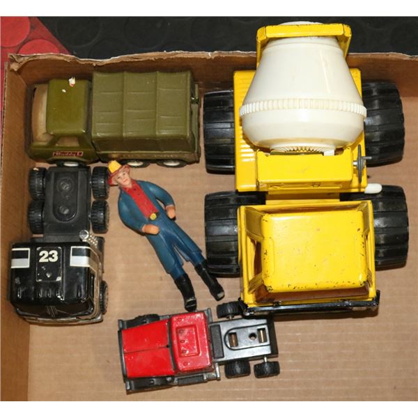 VINTAGE LOT OF BUDDY L INCL. '68 FIGURE