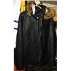 Image 1 : NEW YORK LEATHER FUR TRIM JACKET SIZE 4XL