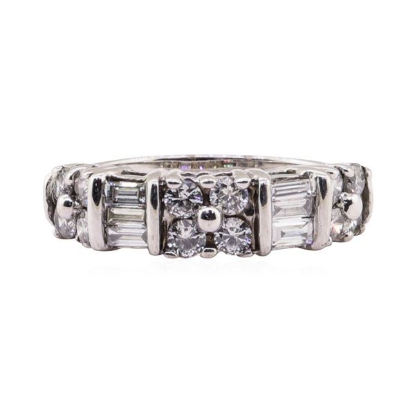 1.10 ctw Diamond Ring - 18KT White Gold