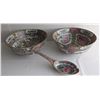 Image 1 : 2 Rimmed Famille Rose Soup Bowl & Spoon, Hong Kong