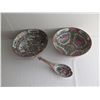 Image 2 : 2 Rimmed Famille Rose Soup Bowl & Spoon, Hong Kong