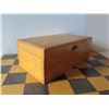 Image 8 : Staunton Chessmen Boxwood Chess Set, Made in France 15" x 15"