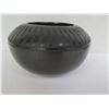Image 2 : Native American San Ildefonso Pueblo Ceramic Pot w/ Etching, Signed Florence Naranjo 3.5" Tall