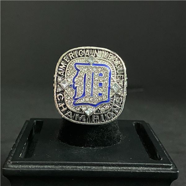 DETROIT TIGERS M.L.B 2012 "YOUNG" CHAMPIONSHIP REPLICA RING (ref582)