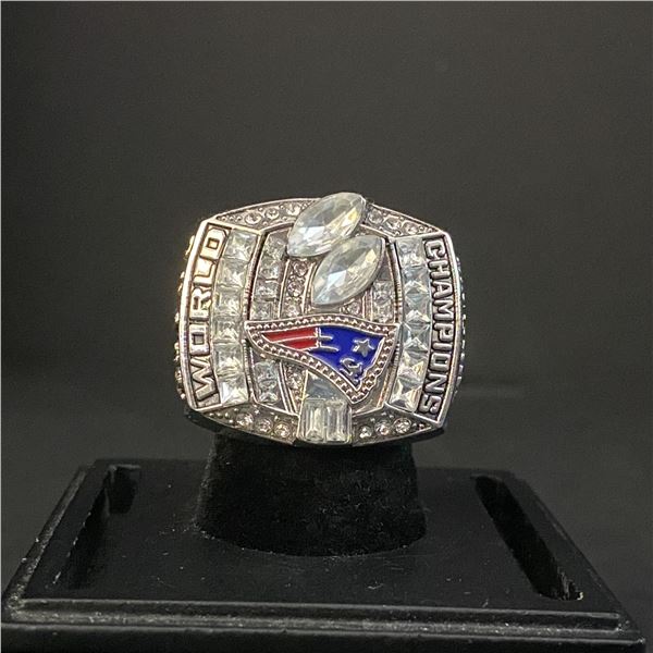 NEW ENGLAND PATRIOTS N.F.L 2003 "BRADY" CHAMPIONSHIP REPLICA RING (ref655)