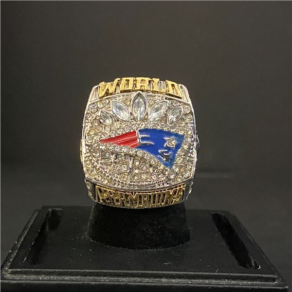 NEW ENGLAND PATRIOTS N.F.L 2016 "BRADY" CHAMPIONSHIP REPLICA RING (ref657)