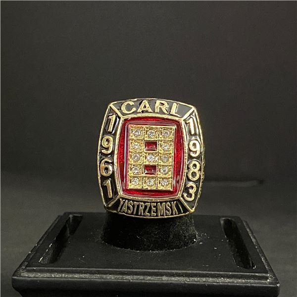 CARL YASTRZEMSKI #8 HALL OF FAME 1961-1983 "YAZ" CHAMPIONSHIP REPLICA RING (ref913)