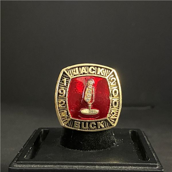 JACK BUCK HALL OF FAME 1924-2002 "THAT'S A WINNER" CHAMPIONSHIP REPLICA RING (ref953)