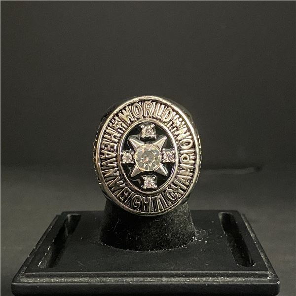 ROCKY MARCIANO HEAVYWEIGHT CHAMPION  UNDEFEATED 49-0-0  CHAMPIONSHIP REPLICA RING (ref963)