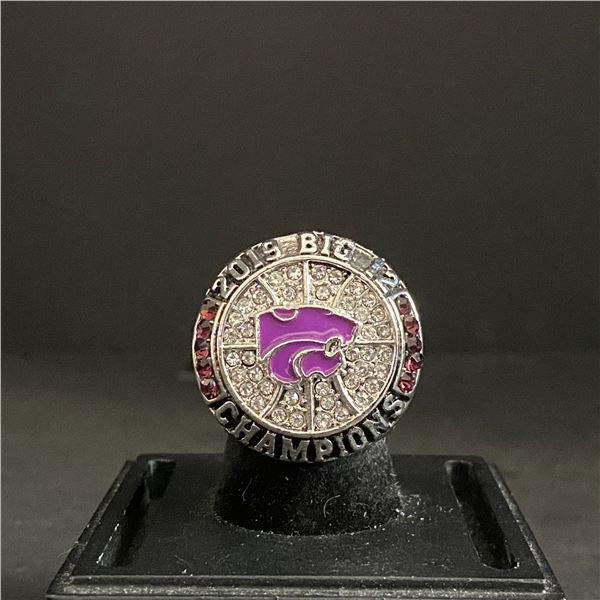 KANSAS CITY UNIVERSITY WILDCATS CHAMPIONS 2019 "WEBER" NATIONAL CHAMPIONSHIP REPLICA RING (ref1067)