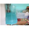 Image 19 : Misc. Kitchen Items: Pans, Bowls, Food Containers, Lunch Boxes, Trays, Glassware, etc