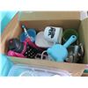 Image 23 : Misc. Kitchen Items: Pans, Bowls, Food Containers, Lunch Boxes, Trays, Glassware, etc