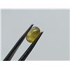 Image 2 : 1.90 ct. GREENISH YELLOW SAPPHIRE