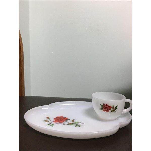 Vintage Milkglass snack set Rose design