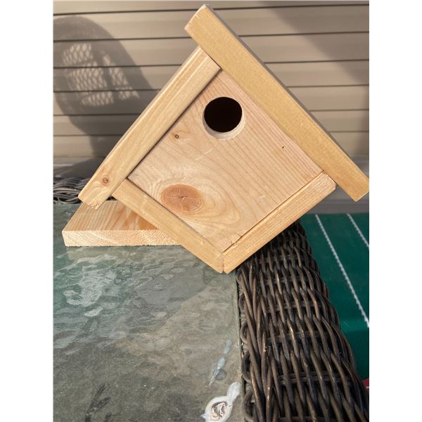 Diamond shaped birdhouse for wren or nuthatch
