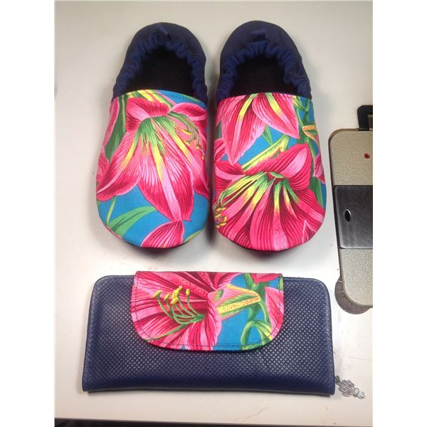 Lily Slippers size 8/9  and Lily Wallet is Navy Blue Leather and Farbric