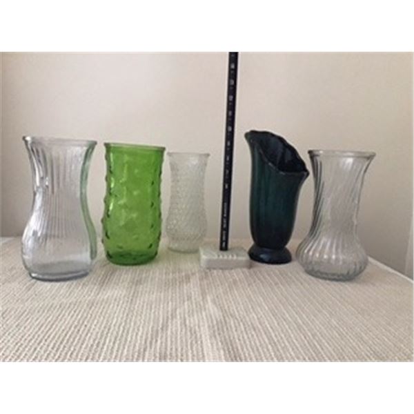 4 glass vases
