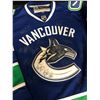 Image 3 : VANCOUVER CANUCKS TEAM SIGNED ROBERTO LUONGO JERSEY (MULTIPLE SIGNATURES)