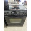 Image 1 : Frigidaire Gallery Stove w Convection Oven, 5 Burner Stove Top 30"W