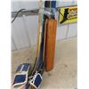 Image 2 : 7 Hockey Sticks- 1 Goalie Stick & 1 Cricket Bat