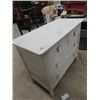Image 2 : Painted White 4 Drawer Dresser 34" x 40" x 20"