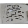 Image 1 : Approx 28 Auto Emblems