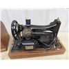 Image 3 : Portable Singer Elec Sewing Machine