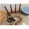 Image 2 : Vintage Yarn Widers, Wooden Organizer, Boot Mould Plus!