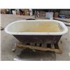 Image 1 : Cast Bathtub w 4 Claw Feet