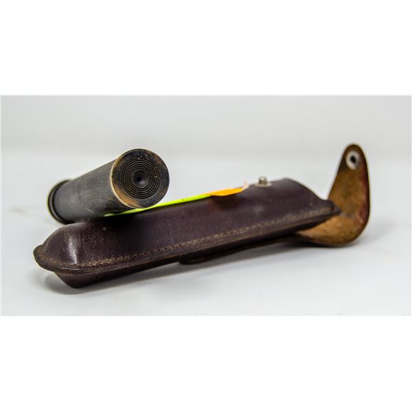 ANTIQUE MILITARY SIGHT GLASS IN LEATHER CASE