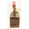 Image 3 : LARGE ANTIQUE COAL HEATED IRON WITH WOODEN HANDLE