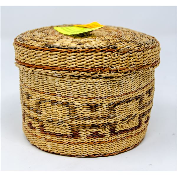 1800S WEST COAST INDIGENOUS WOVAN BASKET WITH LID