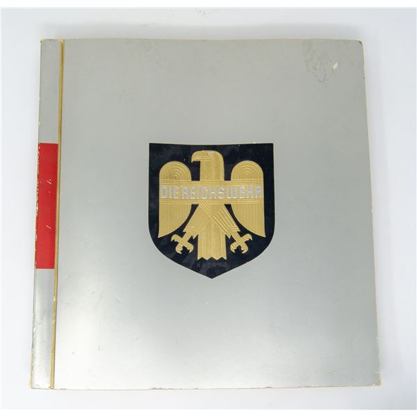 1933 GERMAN MILITARY CIGARETTE CARD BOOK