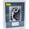 Image 1 : MARILYN BELL SIGNED CARF WITH FRAMED PHOTO