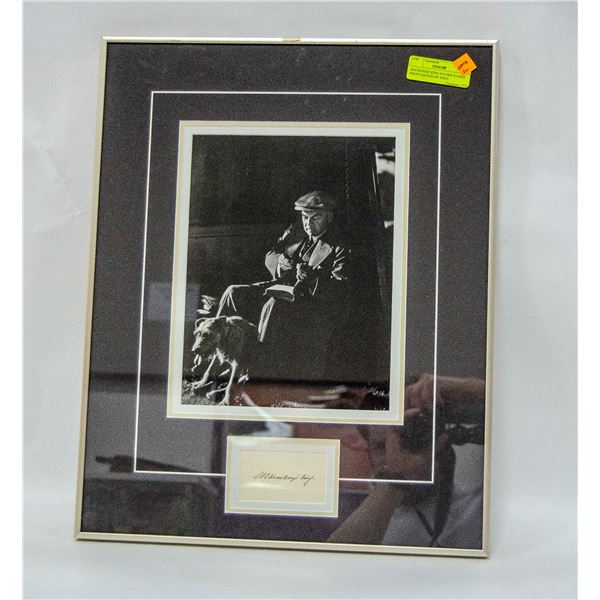MACKENZIE KING YOUSEF KARSH PHOTO SIGNED BY KING