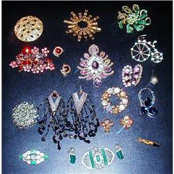 Vintage Costume lot of  Brooches, Pins,Earrings#1674071