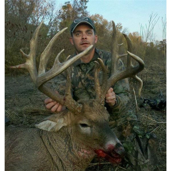 Pike County Illinois Deer hunt Eagle Lakes Outfitters WITH Firearms Package