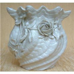 IRISH BELLEEK JARDINIER SECOND BLACK 1926-1946 #1702671