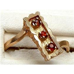 10 KARAT GOLD GARNET RING #1703202