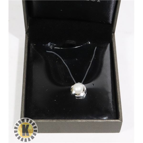 .925 SILVER CHAIN  AND FRESH WATER PEARL PENDANT