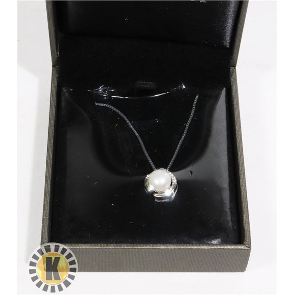 .925 SILVER CHAIN  AND FRESH WATER PEARL PENDANT