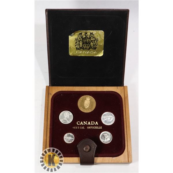 SET OF CENTENNIAL COINS W/ MINT CASE + MEDALLION