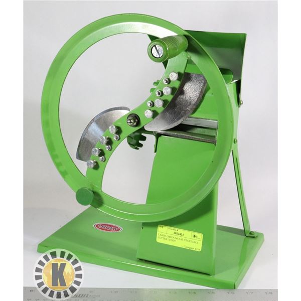 LARGE GREEN METAL VEGETABLE CUTTER LUCKY